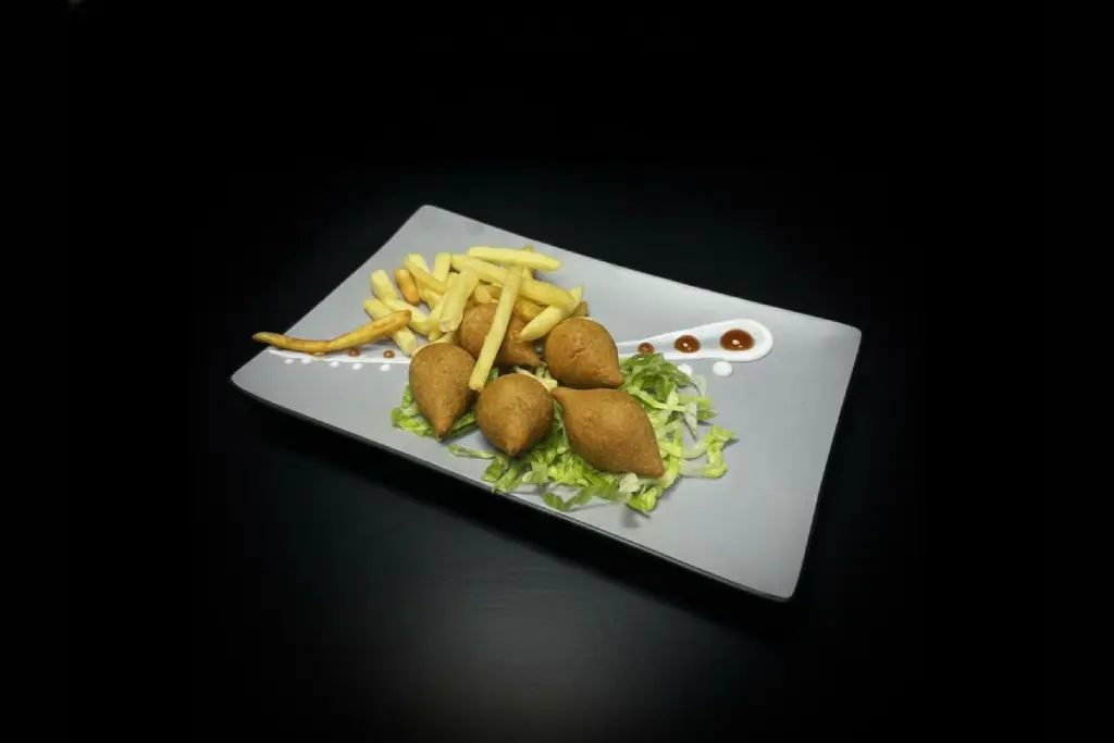 Fried Kibbeh (4 pieces)